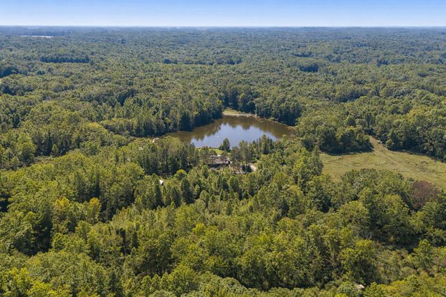 2408 E 800 N, La Porte, IN 46350