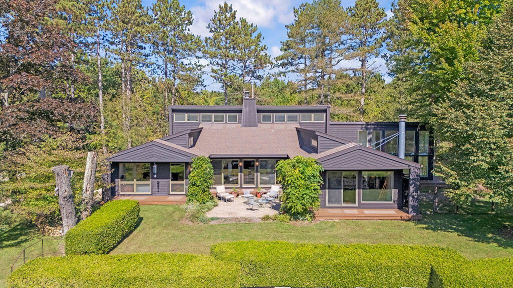 2408 E 800 N, La Porte, IN 46350