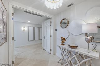 275 Indies WAY 605, Naples, FL 34110