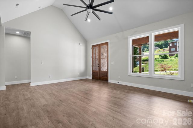 730 Chatsworth Circle SE, Lenoir, NC 28645