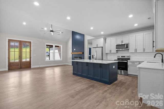 730 Chatsworth Circle SE, Lenoir, NC 28645