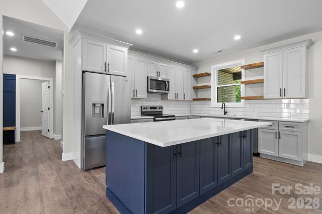 730 Chatsworth Circle SE, Lenoir, NC 28645