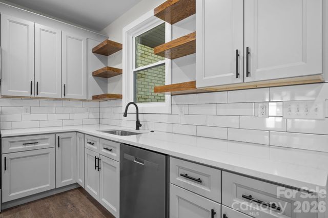 730 Chatsworth Circle SE, Lenoir, NC 28645