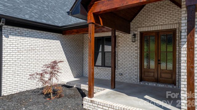 730 Chatsworth Circle SE, Lenoir, NC 28645