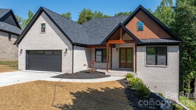 730 Chatsworth Circle SE, Lenoir, NC 28645
