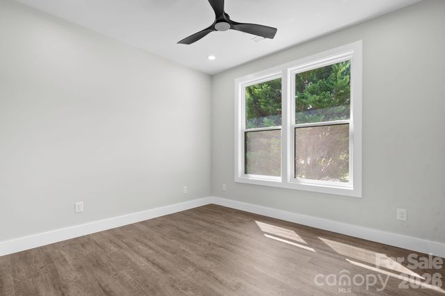 730 Chatsworth Circle SE, Lenoir, NC 28645