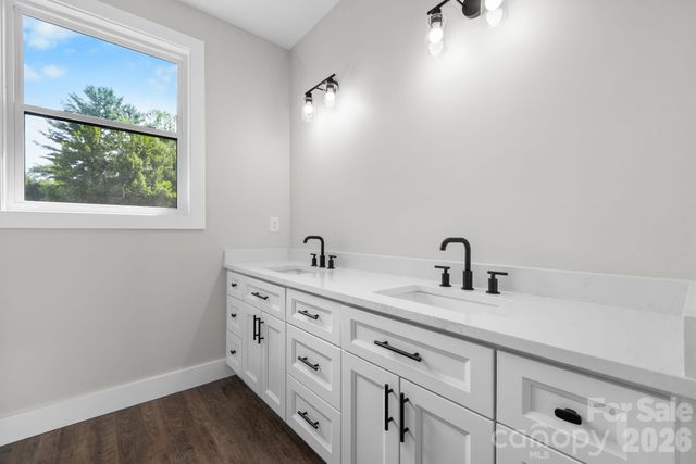 730 Chatsworth Circle SE, Lenoir, NC 28645