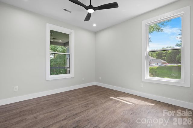 730 Chatsworth Circle SE, Lenoir, NC 28645