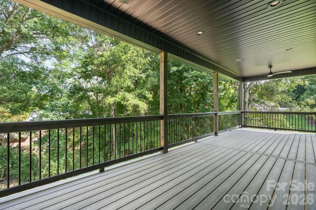 730 Chatsworth Circle SE, Lenoir, NC 28645