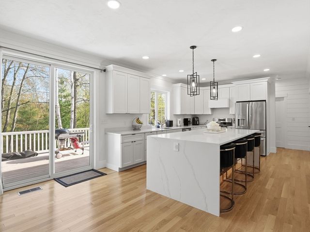 1 Smith Rd, Sutton, MA 01590
