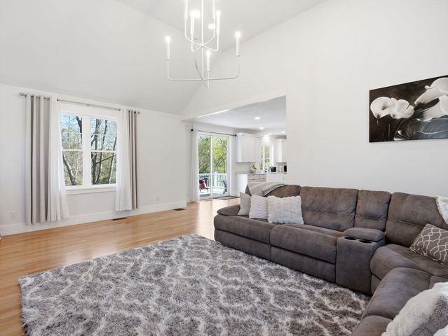 1 Smith Rd, Sutton, MA 01590