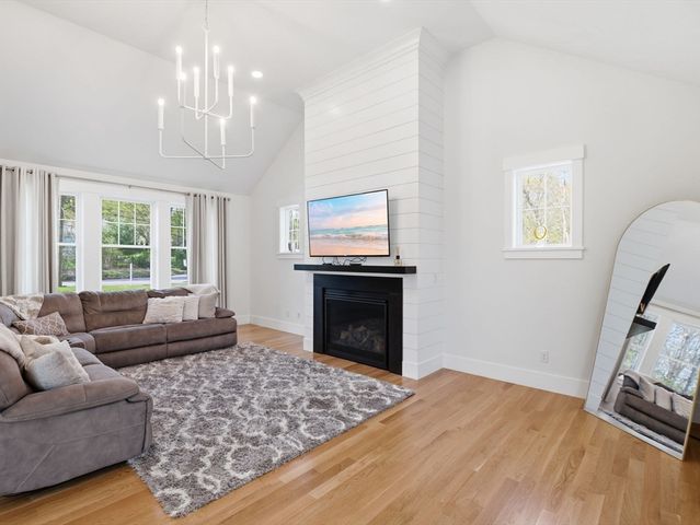 1 Smith Rd, Sutton, MA 01590