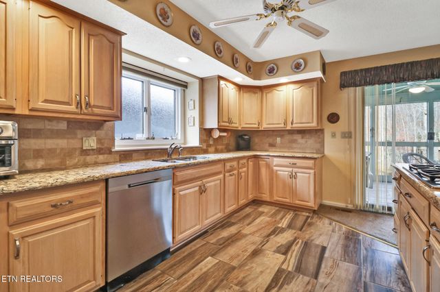 137 Shore Lane, Fairfield Glade, TN 38558