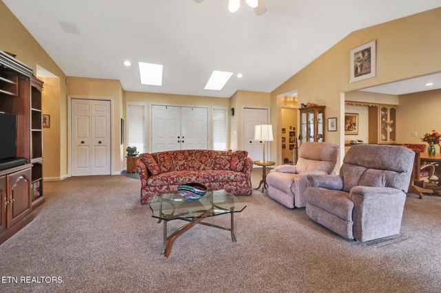 137 Shore Lane, Fairfield Glade, TN 38558