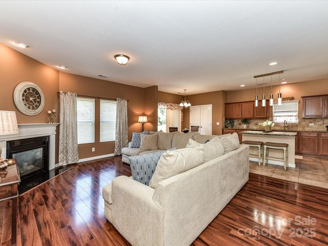 1201 Mountain Laurel Court, Matthews, NC 28104