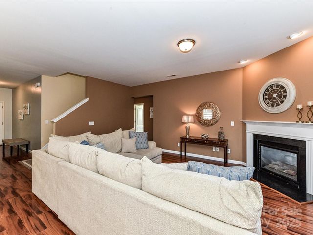 1201 Mountain Laurel Court, Matthews, NC 28104
