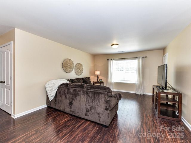 1201 Mountain Laurel Court, Matthews, NC 28104