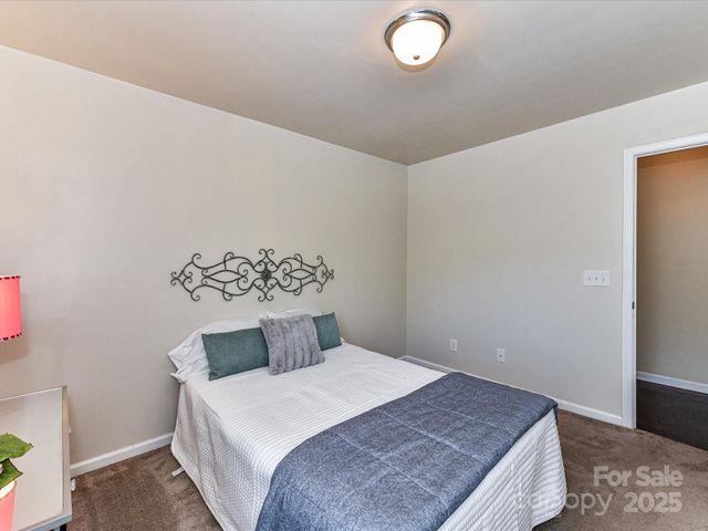 1201 Mountain Laurel Court, Matthews, NC 28104
