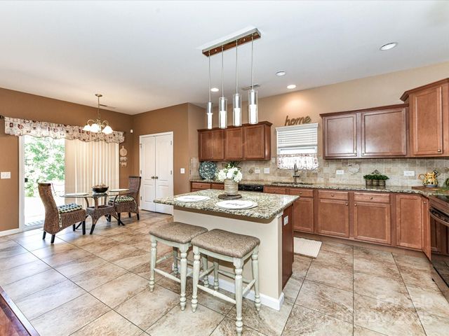1201 Mountain Laurel Court, Matthews, NC 28104