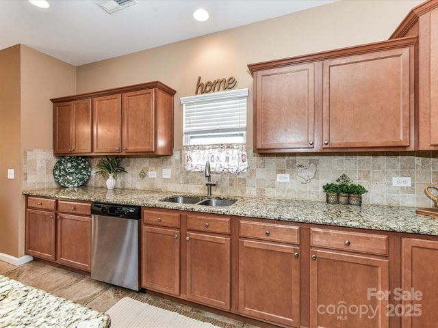 1201 Mountain Laurel Court, Matthews, NC 28104