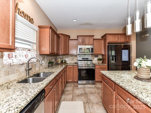 1201 Mountain Laurel Court, Matthews, NC 28104