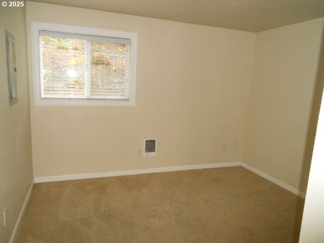 2680 Sw 87TH Ave 8, Portland, OR 97225