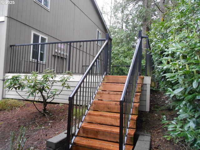 2680 Sw 87TH Ave 8, Portland, OR 97225