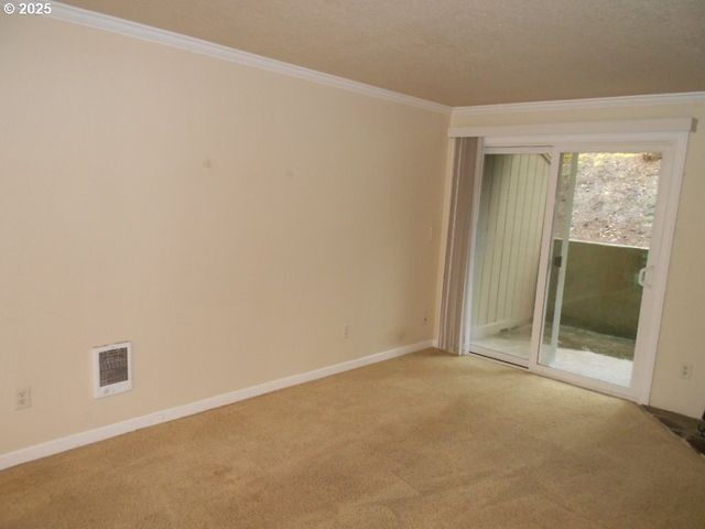 2680 Sw 87TH Ave 8, Portland, OR 97225