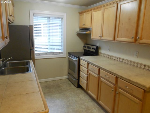 2680 Sw 87TH Ave 8, Portland, OR 97225