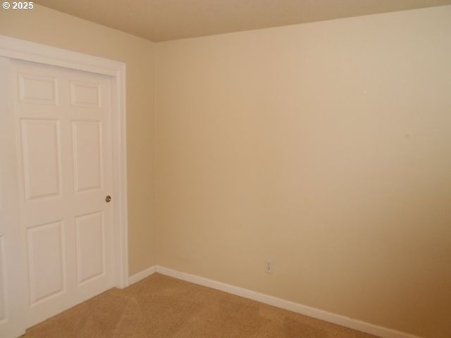 2680 Sw 87TH Ave 8, Portland, OR 97225
