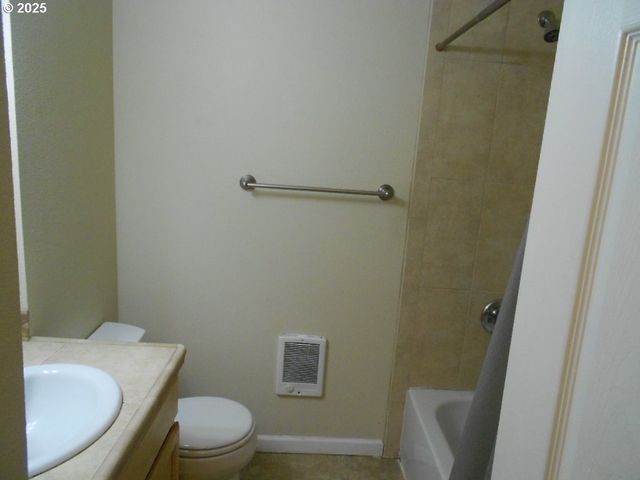 2680 Sw 87TH Ave 8, Portland, OR 97225