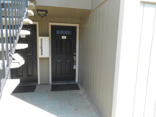2680 Sw 87TH Ave 8, Portland, OR 97225