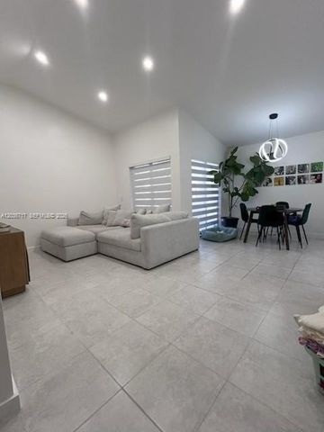 6308 NW 170th Ter, Hialeah, FL 33015