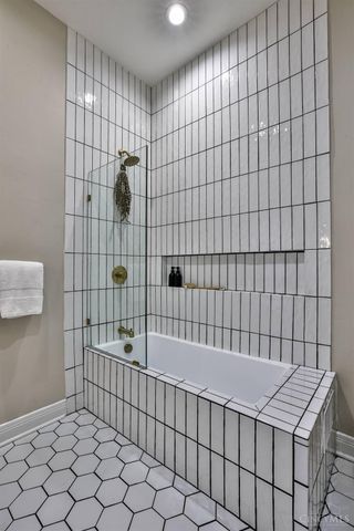 112 E Thirteenth Street, Cincinnati, OH 45202