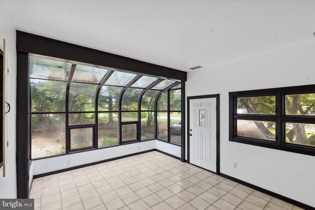 659 W FOREST GROVE RD, Vineland, NJ 08360