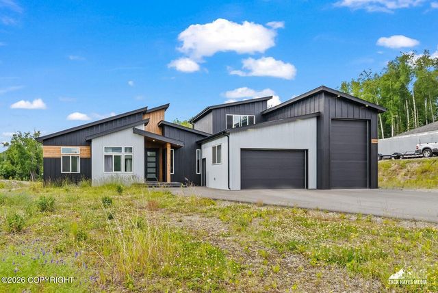 1814 S Berlin Rose Street, Wasilla, AK 99623