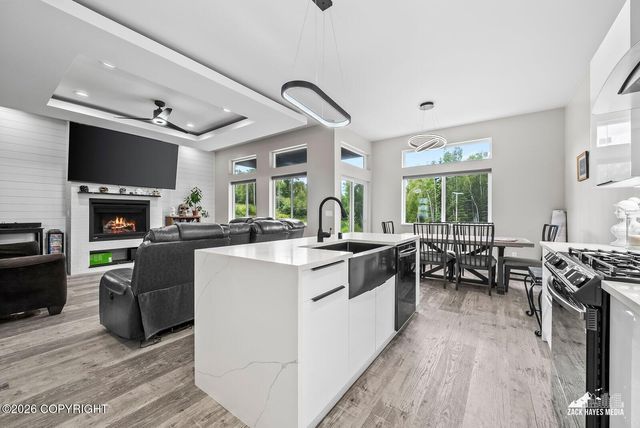 1814 S Berlin Rose Street, Wasilla, AK 99623
