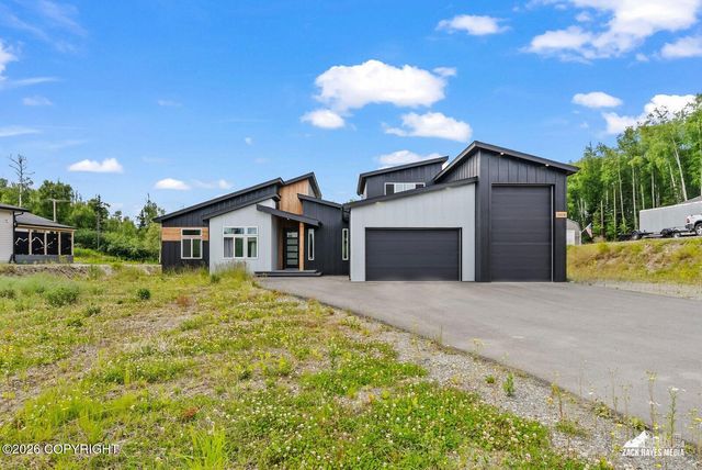 1814 S Berlin Rose Street, Wasilla, AK 99623