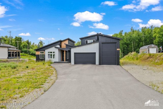 1814 S Berlin Rose Street, Wasilla, AK 99623