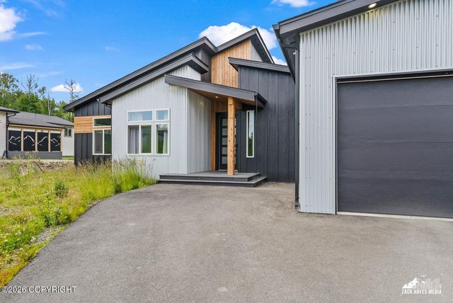 1814 S Berlin Rose Street, Wasilla, AK 99623