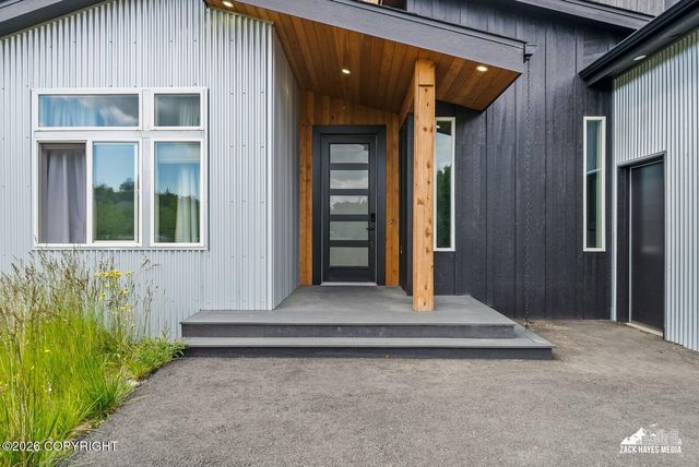 1814 S Berlin Rose Street, Wasilla, AK 99623
