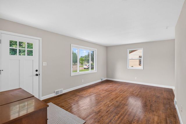 2231 Maryland Avenue E, Saint Paul, MN 55119