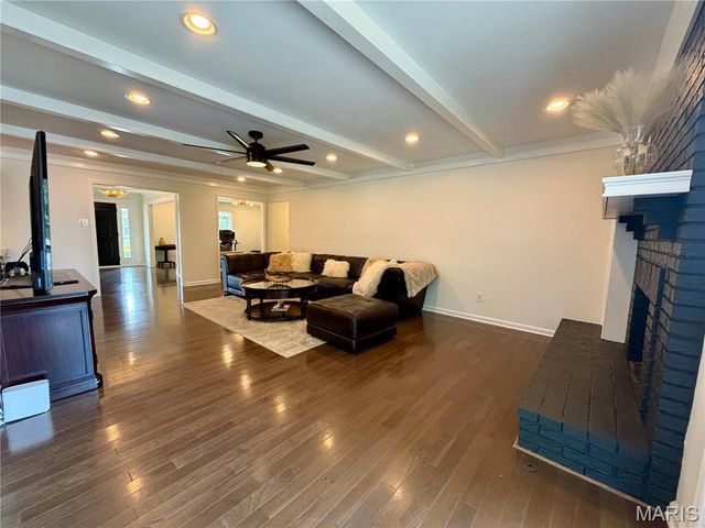 584 Sunbridge Drive, Chesterfield, MO 63017