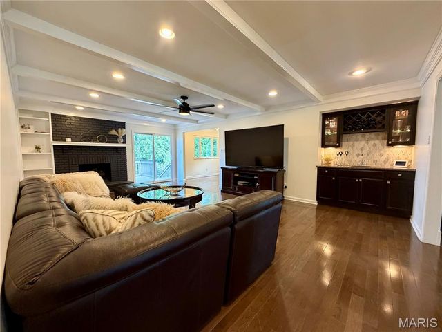 584 Sunbridge Drive, Chesterfield, MO 63017