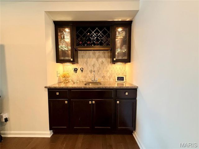 584 Sunbridge Drive, Chesterfield, MO 63017
