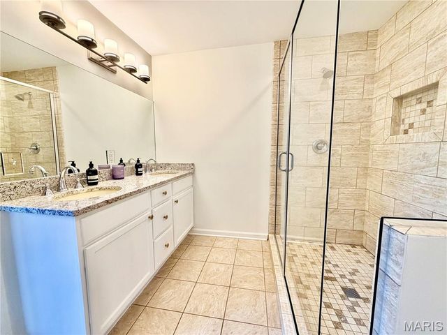 584 Sunbridge Drive, Chesterfield, MO 63017