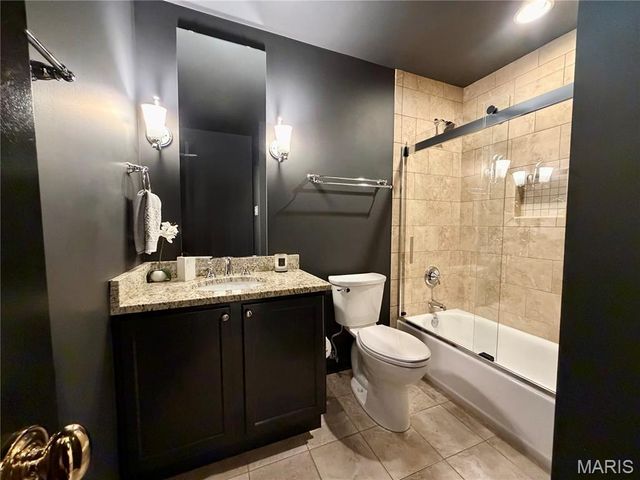 584 Sunbridge Drive, Chesterfield, MO 63017