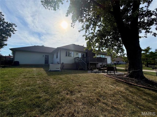 584 Sunbridge Drive, Chesterfield, MO 63017