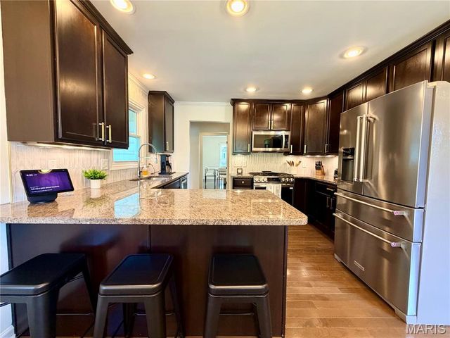 584 Sunbridge Drive, Chesterfield, MO 63017