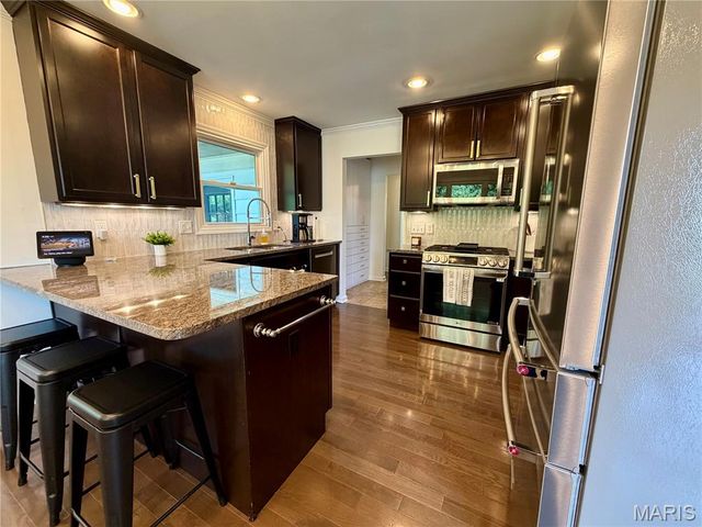 584 Sunbridge Drive, Chesterfield, MO 63017